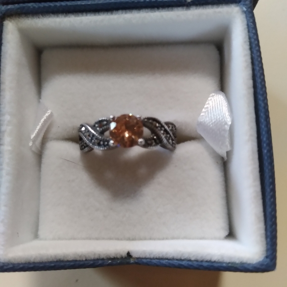 $10 NEW๐ฅ 925 S/S Size 6 Round Imperial Topaz CZ/ Marcasite Baguette ring๐ ๐ฒ - Picture 4 of 7
